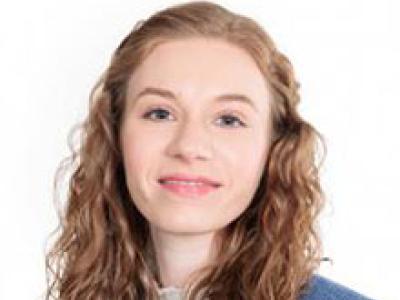 Rachel Roe Headshot