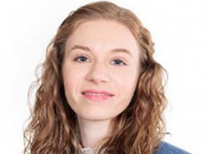 Rachel Roe Headshot